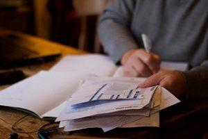 financial-clutter